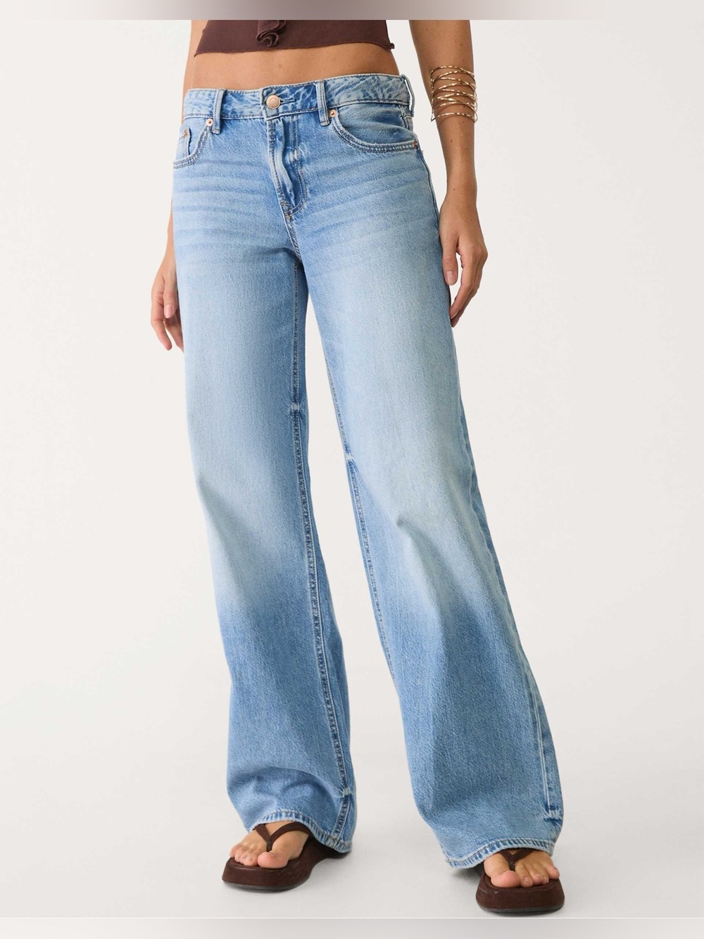 Stradivarius D91 low wide leg jeans in light blue - Picture 2 of 5